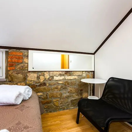 The Maritime Floor *