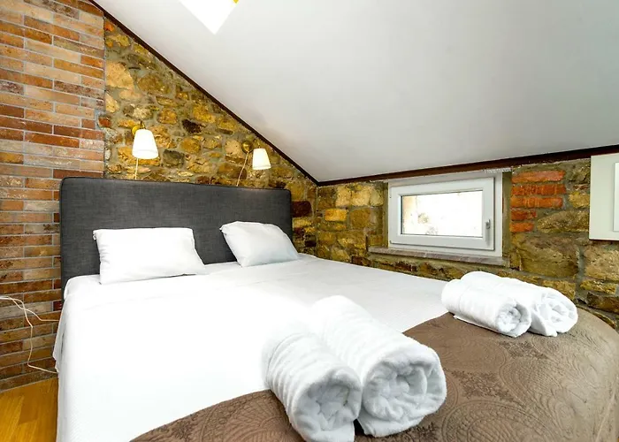 The Maritime Floor 스플리트